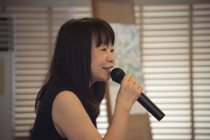 講義のはじめに、前田けいこから実際に養成講座を受けた方のワークショップの報告をおこなった。布ナプキンの手作り講座や、自分で手づくりしたレジュメを手渡しての少人数の講座が大好評だった方の報告など、これから布ナプキンのよさを伝えていきたいアドバイザーにとって大きな刺激になったもよう