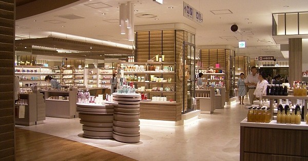 メイド イン アースのアイテムが買えるshop紹介 ビューティーアポセカリー伊勢丹新宿店 オーガニックコットン製品 布ナプキンの専門ブランド メイド イン アース