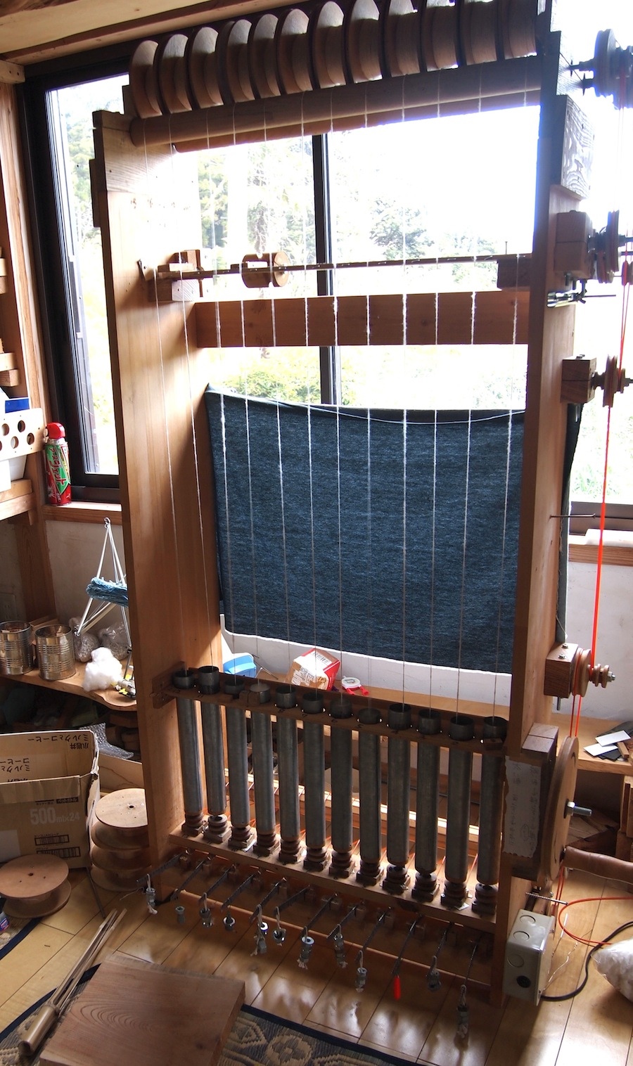 自らワタを育て、紡ぎ、織る。 和棉の心をつないで30年、 鴨川和棉農園