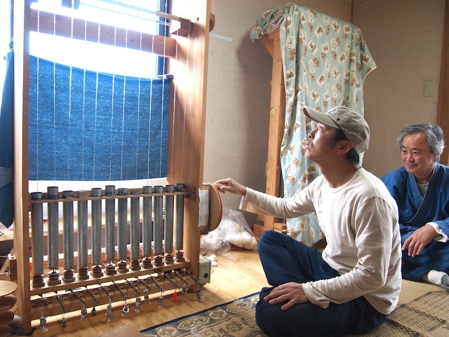 自らワタを育て、紡ぎ、織る。 和棉の心をつないで30年、 鴨川和棉農園